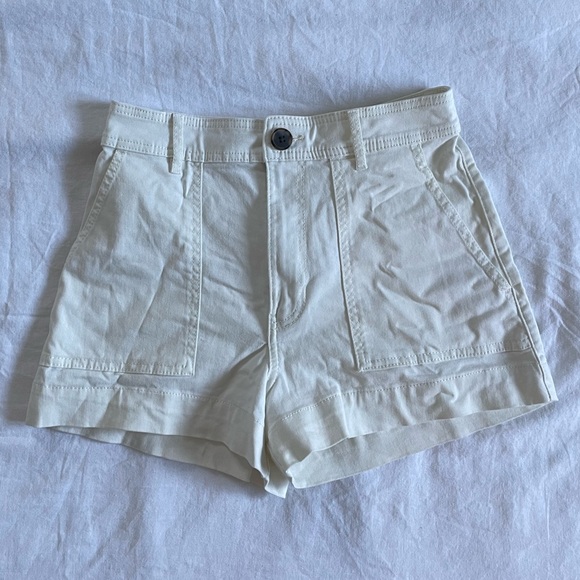 H&M Shorts - Picture 1 of 3